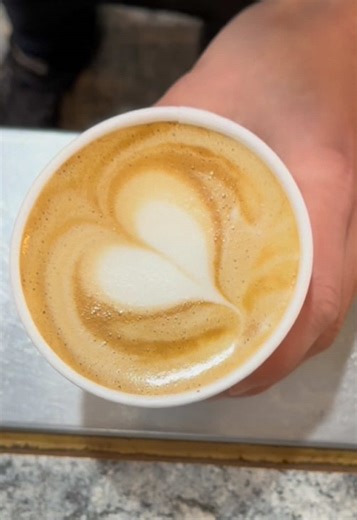 Classic chai latte or dirty chai latte? ♥️ ☕️ ♥️ #chai #chailatte #dirtychai #specialtycoffee #espresso