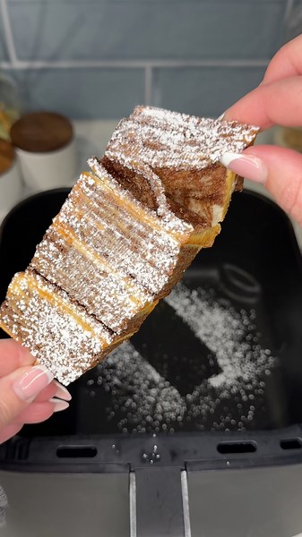 viral nutella toast skewers recipe 🍫🍞 #recipe #nutella #chocolate #bread #shorts #dessert #food