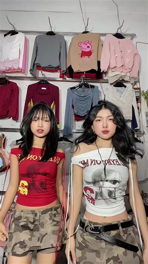 Y2K Style: Off-Shoulder Tops and Army Skirts