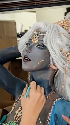 She actually painted her WHOLE body for this?! 😱 #cosplay #transformation #makeup
