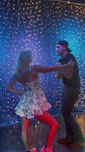 I’m telling you to loosen up my buttons babeeee 🔥✨ #crawlking #linedancetiktok #honkeytonk #thebanque #norfolk #pussycatdolls #buttons #foryoupage