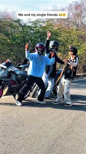Ride __with__farru on Instagram: "Ab single ladko mai kushi ka mahol 🤣✅. . . . .#"