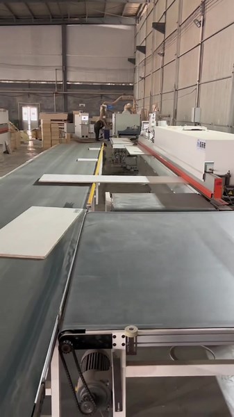 Edge Banding Return Line: Auto U-turn conveyor for panels, boosts efficiency, cuts labor, enables seamless continuous edge banding.#Furniture #woodworking #edgebanding #cncmachine #woodworkingmachinery
