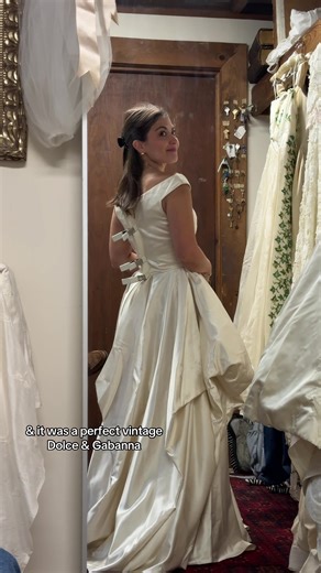 Eeek I can’t wait for my dress journey!!! 😭 #bride #fyp #wedding #vintage #weddingtok