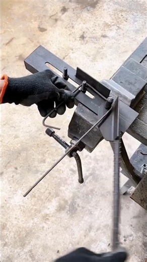 People Don’t Know This Iron Die Trick 🎉 Bend Steel Rod Perfectly in Seconds 👍 #craft #handmade