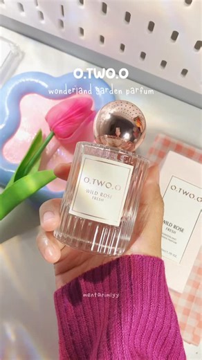 tar on Instagram: "calming floral scents by O.TWO.O wonderland garden parfum🍃🌸☘️ #otwoo #parfum #dailymakeup #racunshopee #perfume #makeup"