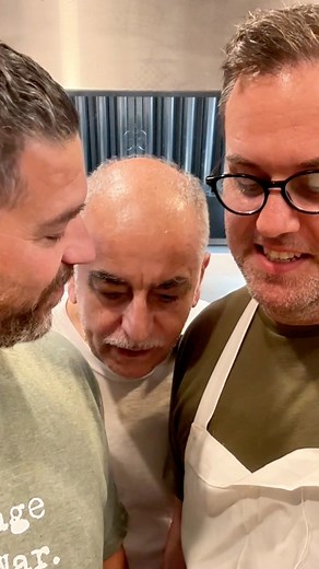 🇮🇹 Italian Style Cookout – Join us this Saturday at DolceVbakerygelato in Bloomingdale! • 🌭 It’s a SAUSAGE FEST! Party on the Patio Side Drive at Dolce V. • 🔥 Grill by Angelo Caputo's Fresh Markets : • Barese Sausage Sandwiches • Margherita & Rapini Sausage • Asiago & Roasted Pepper Sausage • Sausage Sandwiches Sausage Flights • 🐙 Grilled Octopus Sandwiches more Caputo’s specialties! • 🍹 Drinks & Treats: • Dolce V goodies • Bar with Beer & Aperol Spritz • 🎶 Music by GIZEP – Italian dance 