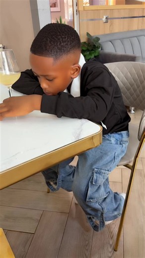 I have a whole 6 years old , like 6 ,l don't know how to feel, God has blessed me so much and he gave you to me, my baby is so full of love, the love in his heart is so much that sometimes | get scared, but that's how he was taught to be kind, 6 whole years of knowing you, you give me so much peace and I pray that you continue to grow peacefully for the rest of your life Big 6 and today we celebrate 6 times far I love you with all of my heart and soul ...