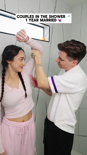 how couples shower 😳