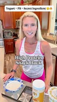 High Protein Snack 💪 Greek Yogurt + Peanut Butter + my Secret Ingredient 🤫
