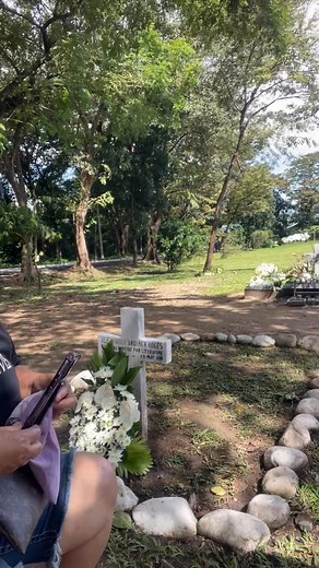 Lotlot De Leon | Manuel Jay Dator Almorado Jr.