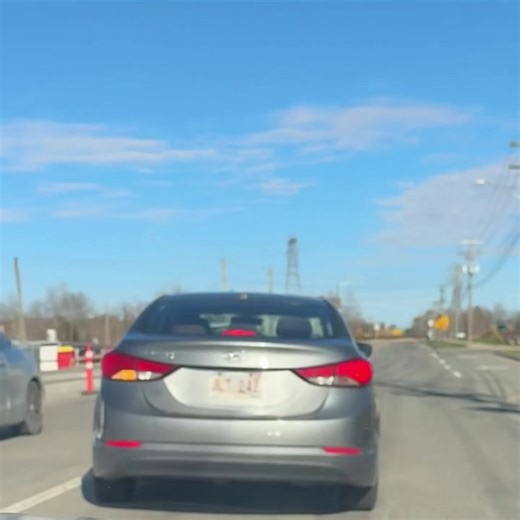 Idiot driver can’t read no left turn sign and holds up traffic on Brookside Dr! | Fredericton's Worst Drivers