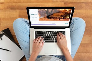 Free & Online Video Zoomer. Make Zoom in ONE Click | Deus.Video