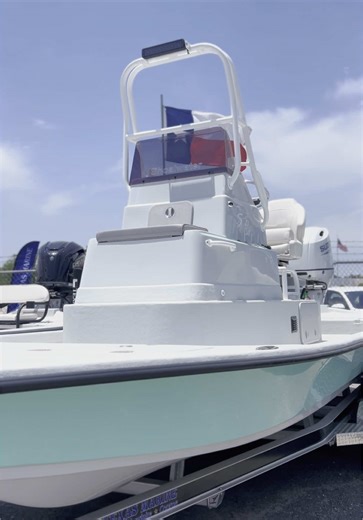 Shoalwater 21 CAT DLX: Seafoam & Gray Boat Overview