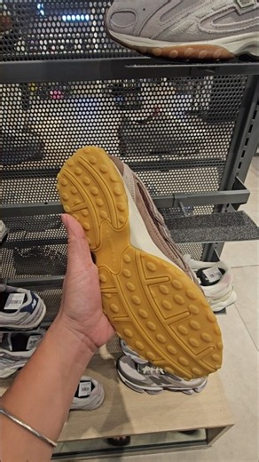 New Balance 204L BROWN & OUMPERNICKEL — ACTUAL LOOK