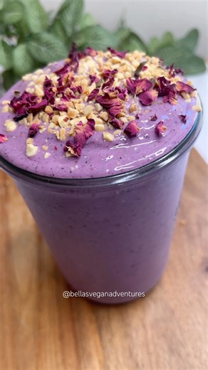 Dairy free Berry and Mango smoothie #healthyeating #dairyfree #dairyfreerecipe #vegan