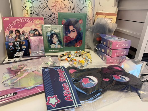 Alien stage Surprise Lab pop up haul!! - Toronto #alienstage #surpriselab #alienstagemerch #alstg #popup
