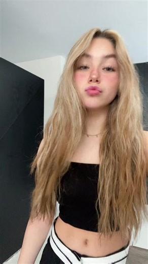 Outfits d'Allison Mia i Classes de Ball