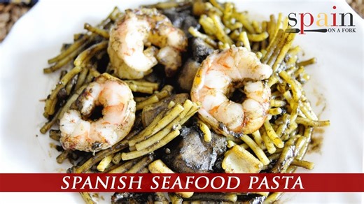 One-pan Spanish seafood pasta (fideuà) with squid ink | Easy seafood recipe