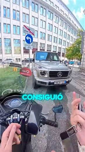 El dueño del Mercedes perdió su llave!