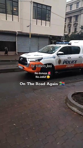 Johannesburg CBD rejuvenation clean up campaign 😯👏🏾🚨 #ontheroadagain #ilovesouthafrica #proudlysouthafrican #ilovejoburg #shinemyjoburgshine #johannesburg #KnowYourCity City of Joburg Gauteng Provincial Government (GPG) S. Zungu Member of Mayoral Committee for Group Corporate & Shared Services Operation Dudula SA Movement | Walk The City