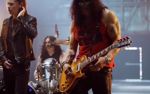 SLASH Live at Studios 60