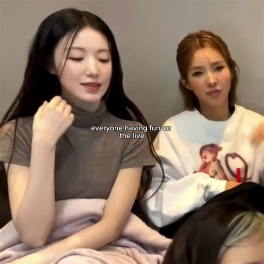 Minnie Enjoying Her Meal: A K-Pop Moment