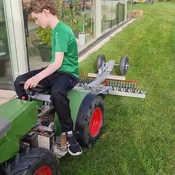 Fendt 1050 Vario Elektroantrieb Maßstab 1 zu 5 Eigenbau bei 1. Testfahrt mit Striegel Traktor Kinder