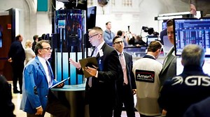 Telefónica se dispara en Bolsa tras vender su filial de torres de telecomunicaciones