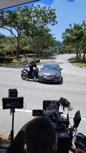2.3M views · 10K reactions | Stunt bike impact  By @syazlieshah_official #filmmakersetup #stunt #stuntmalaysia #behindthescenes #stuntlife #filmcrewlife #indiefilmmaking | Filmmakers Setup | Facebook