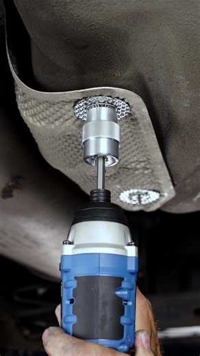 Part No. 9426 | Heat Shield Clamping Washer Tool, Dual Head - VW Group, Ford | #LaserTools - Heat shield clips causing problems? Corroded underbody clamping washers can quickly turn a simple repair into a frustrating job. The Laser 9426 Heat Shield Clamping Washer Tool - Patent Pending - is designed to remove and refit these clips safely and efficiently, without damaging the mounting pin or destroying the washer. Its double-ended design engages directly with the clip, allowing it to be wound on 
