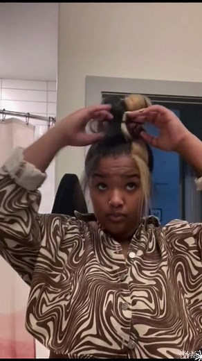 Skunk Stripe Hairstyle: Cute Hair Tutorial till the End