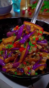 红烧茄子这么做简直太下饭了;不用油炸也能这么好吃#红烧茄子家常做法 #红烧茄子怎么做简单好吃