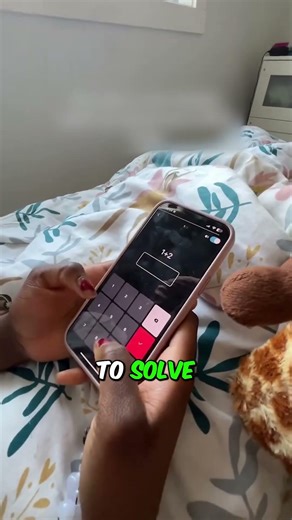 This Woman Created The Most Brutal Alarm Ever 😂 (@gloandry_clock)