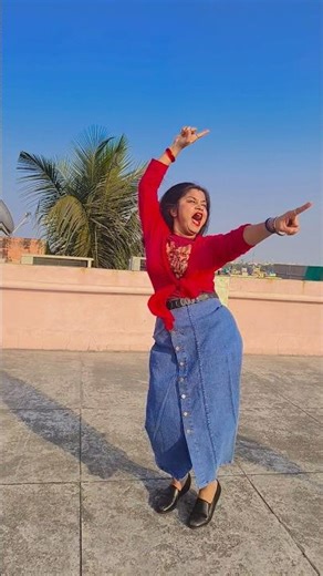 Main To Raste Se Ja Raha Tha ♥️#short#dance#