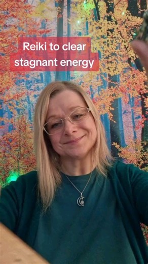 Reiki and aura quartz crystal healing with rain stick sounds to clear stagnant energy. Use these relaxing asmr videos as a daily meditation to focus on positivity. FOLLOW @empoweredcrystals for daily positive energy posts. These videos are for relaxation and spiritual support purposes only. #kyanite #crystalhealer #crystalmeditation #crystalwitch #problemsolving #noproblems #bluekyanite #worries #noworriesbehappy #manifestabundance #manifestyourlife #manifestmoney #meditationeveryday #meditation