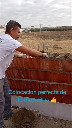Colocación perfecta de termoarcillas 👍 #construccionesyreformasguzmán #canela #construction