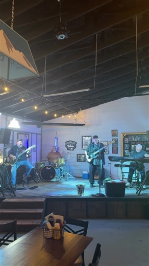 Brothers Pub & Grub on Reels