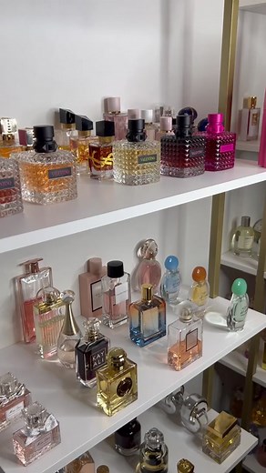 Valentino Donna Born In Roma Green Stravaganza Perfume Unboxing