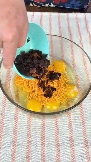 Super Easy Egg Casserole (Breakfast in a 9x13!)