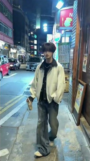Is a 170cm Tall Object Dangerous on Hong Kong Streets? Safety Fashion