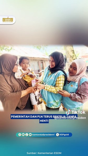 Pemulihan jaringan listrik di Sumatra Utara pascabanjir dan longsor menunjukkan progres besar. Hingga 5 Desember, PLN telah memulihkan 98,61% jaringan, menyalakan kembali listrik untuk 92 ribu warga di Sibolga dan Tapanuli Tengah. Dengan kerja cepat mengganti 900 tiang tumbang, dukungan TNI–Polri, dan koordinasi pemerintah daerah, pasokan listrik kini kembali normal, termasuk untuk fasilitas vital seperti BTS, layanan kesehatan, dan posko pengungsian. Pemulihan ini bukan sekadar menyalakan listr