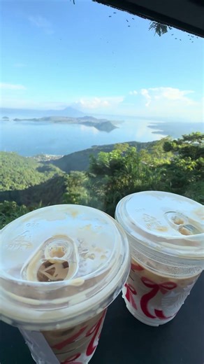 ang ganda mo Taal lake #starbucks