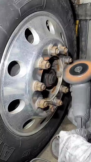 How to Polish Aluminum Wheels with Renegade Products T88 Metal Polishing Compound