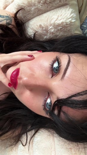 Blue Eyed Vampire Girl Makeup: Dark Feminine Black Hair Look