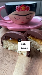 Inside the Factory: Making Jaffa Jelly Cakes