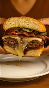 Bacon Cheeseburger Close-Up — burgers near me lunch near me