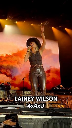 Lainey Wilson performs '4x4xU' in Laughlin, NV at Laughlin Events Center