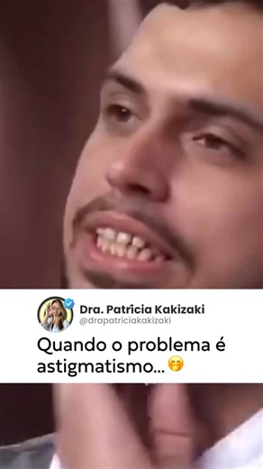 Patrícia Kakizaki on Instagram: "😂😂 Brincadeiras a parte pessoal.. vamos entender rs Astigmatismo x Brilho Nem toda pessoa que se incomoda com a luz está exagerando. Na maioria das vezes, o problema não é a luz em si… é como ela entra no olho ✨ No astigmatismo, a córnea ou o cristalino têm uma curvatura irregular. Isso faz com que a luz não seja focada em um único ponto da retina, mas se espalhe, criando distorções visuais. O resultado? ✨ halos luminosos ✨ luzes “estouradas” ✨ sensação de ofu