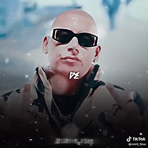 ❄️💀 El Que Te Sacó de PR: Cosculluela, la Verdadera Amenaza 🎤🔥🎅 En una entrevista con Alofoke, Anuel AA dijo que en “Chota” Arcángel le tiró un fuletazo a Cosculluela y que este se quedó callao… que ya no estamos en los tiempos de antes. 😮‍💨💬 Pero lo que no se acuerda o no quiso decir es que años antes, Cosculluela lo barrió tan salvajemente que terminó fuera del género, fuera del juego… ¡y fuera de Puerto Rico! 🇵🇷🚷 Una tiradera que no necesitó pistolas, solo pluma y sangre. 🩸🖋️ Cosc